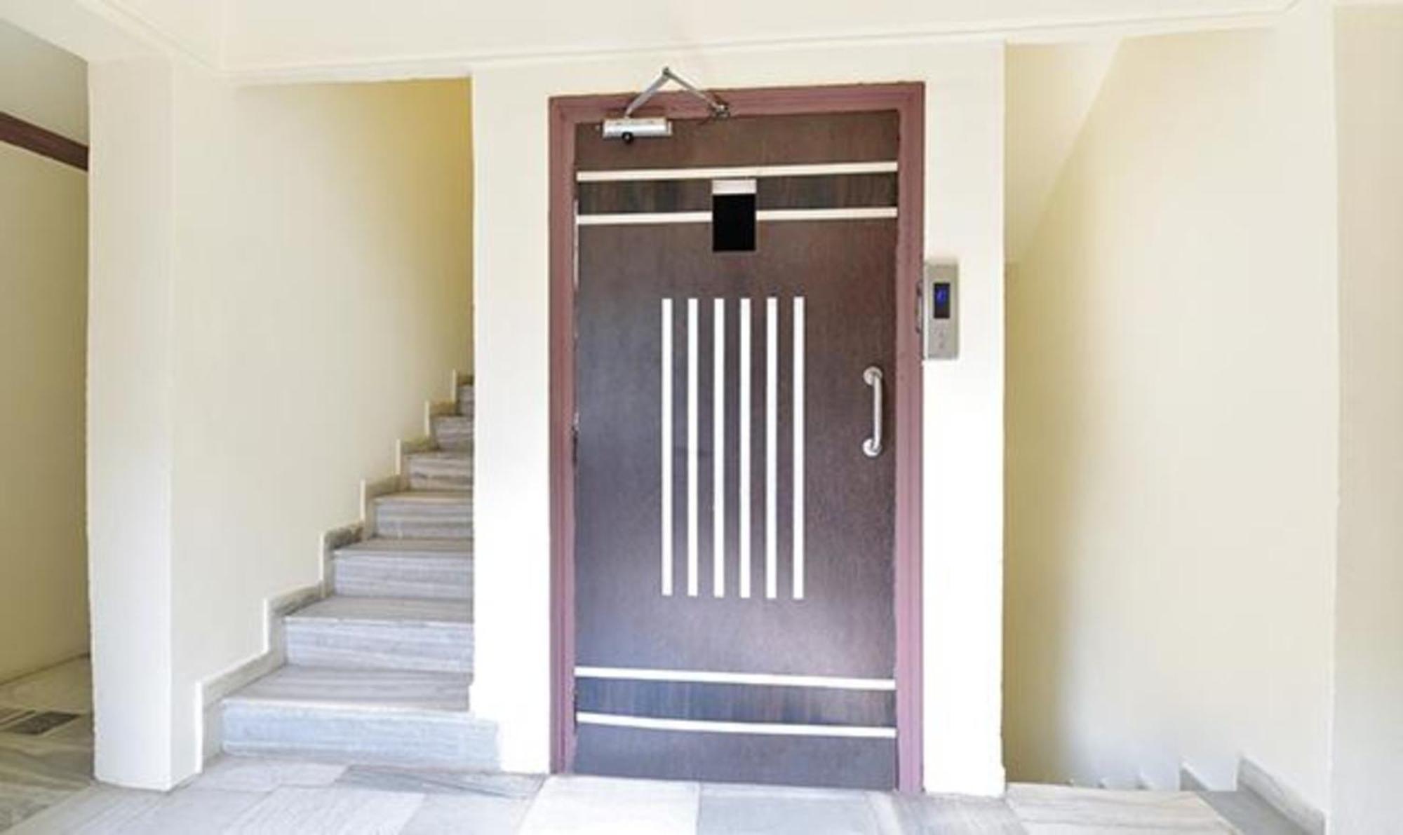 Fabexpress Poonam Palace Ahmedabad Exterior photo